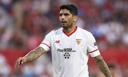 El volante argentino del Sevilla realizará una acción solidaria, de acuerdo a lo que informó el club español en su sitio web. El volante argentino del Sevilla realizará una acción solidaria, de acuerdo a lo que informó el club español en su sitio web.