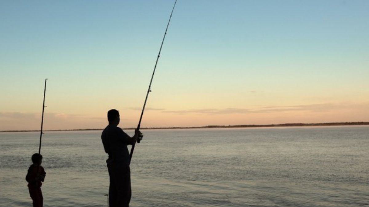 Aunque la pesca forma parte de uno de los atractivos principales, la ciudad de Mar Chiquita cuenta con numerosos atractivos para visitar un fin de semana.