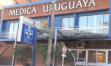 Ocho de los diez casos nuevos confirmados de coronavirus en Uruguay pertenecen al brote registrado en la prepaga Médica Uruguaya. Ocho de los diez casos nuevos confirmados de coronavirus en Uruguay pertenecen al brote registrado en la prepaga Médica Uruguaya.