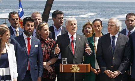 Piñera, en una imagen de archivo al hablar sobre el conflicto con Bolivia, en Antofagasta. Foto: La Nación Piñera, en una imagen de archivo al hablar sobre el conflicto con Bolivia, en Antofagasta. Foto: La Nación