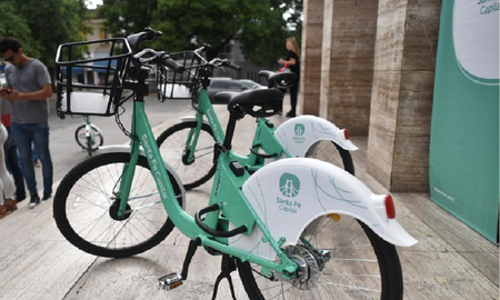 El sistema de bicicletas públicas de la Municipalidad comenzó a funcionar hace un mes. El sistema de bicicletas públicas de la Municipalidad comenzó a funcionar hace un mes.