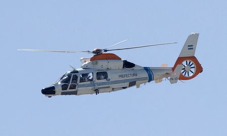 La Selección Argentina saludó en helicóptero a los miles de hinchas antes del regreso al predio de Ezeiza. La Selección Argentina saludó en helicóptero a los miles de hinchas antes del regreso al predio de Ezeiza.