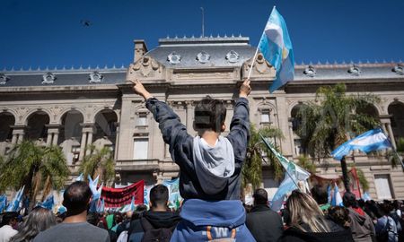 Tras el intento de magnicidio contra la vicepresidenta, la CGT Santa Fe y los movimientos sociales se moviliza. Tras el intento de magnicidio contra la vicepresidenta, la CGT Santa Fe y los movimientos sociales se moviliza.