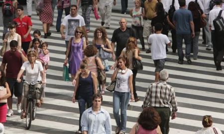 Reonocer que todas las personas que nos rodean tienen una vida tan compleja y profunda como la nuestra. Reonocer que todas las personas que nos rodean tienen una vida tan compleja y profunda como la nuestra.