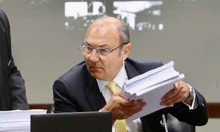 El juez Gastón Salmain está procesado por cohecho pasivo agravado, incumplimiento de los deberes de funcionario público y prevaricato. El juez Gastón Salmain está procesado por cohecho pasivo agravado, incumplimiento de los deberes de funcionario público y prevaricato.