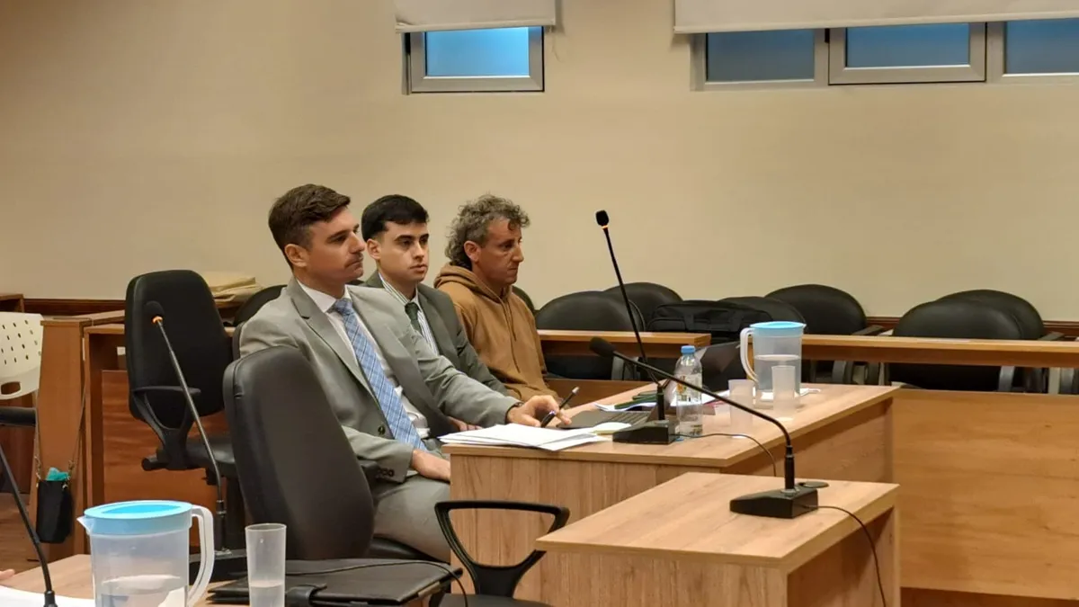 Sánchez junto a los abogados defensores Montegrosso y Herrera