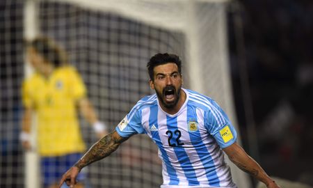 ezequiel pocho lavezzi comunico que se retiro como profesional ezequiel pocho lavezzi comunico que se retiro como profesional