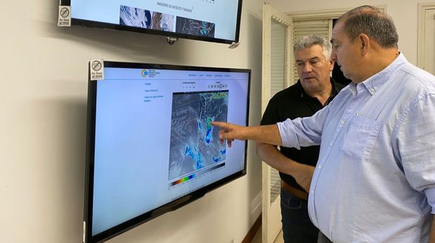 El intendente pidió “paciencia y calma” a los vecinos, al tiempo que destacó el trabajo de los equipos municipales desplegados en toda la ciudad.