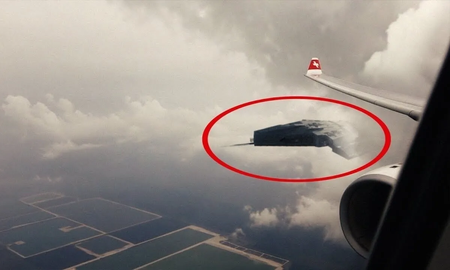 Aseguran que un OVNI persiguió a un avión en Salta y el video es espeluznante: Hay algo. Foto ilustrativa. Aseguran que un OVNI persiguió a un avión en Salta y el video es espeluznante: Hay algo. Foto ilustrativa.