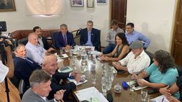 altText(Paritarias en Santa Fe: ATE y UPCN aceptaron la propuesta salarial del gobierno)}