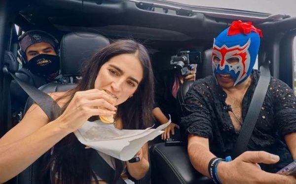 Bárbara de Regil se come un taco frito entero ¡AL FIN!