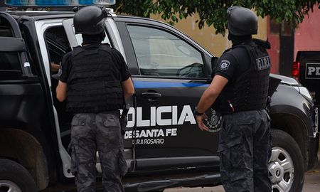 investigan a un policia por casos de violencia de genero y amenazas investigan a un policia por casos de violencia de genero y amenazas