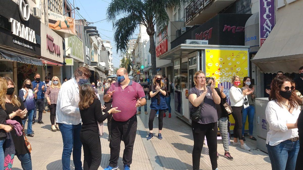 La reunión tuvo lugar sobre la peatonal San Martín.