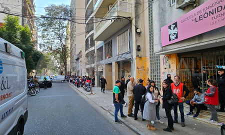 Se intoxicaron con monóxido de carbono siete alumnos de una escuela de Rosario. Se intoxicaron con monóxido de carbono siete alumnos de una escuela de Rosario.