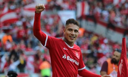 velez se mete en la pelea con boca por paolo guerrero velez se mete en la pelea con boca por paolo guerrero