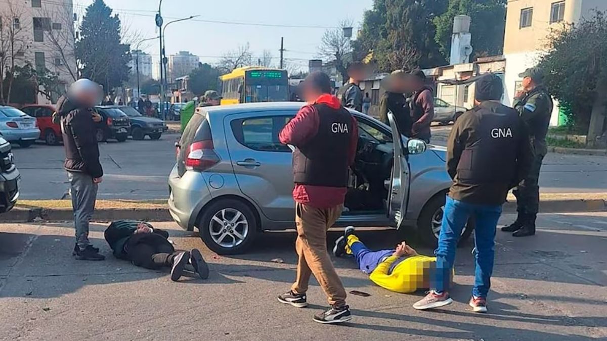 El momento de una detención en Rosario del posible nuevo jefe de la barra de Rosario Central. Foto de archivo. El momento de una detención en Rosario del posible nuevo jefe de la barra de Rosario Central. Foto de archivo.
