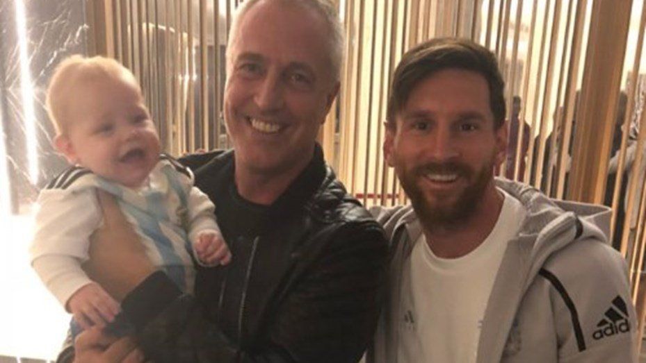 La foto de Mirko y Marley con Messi que le dio suerte a la Selección