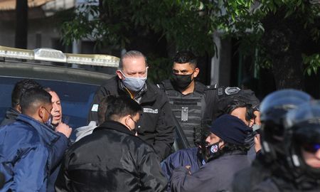 El ministro de Seguridad bonaerense, Sergio Berni, se presentó en la avenida General Paz y dijo que lo que pide cualquier persona que está en la calle es seguridad. El ministro de Seguridad bonaerense, Sergio Berni, se presentó en la avenida General Paz y dijo que lo que pide cualquier persona que está en la calle es seguridad.