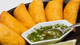 altText(Cómo hacer empanadas colombianas: la receta de masa de maíz y el secreto de su relleno)}