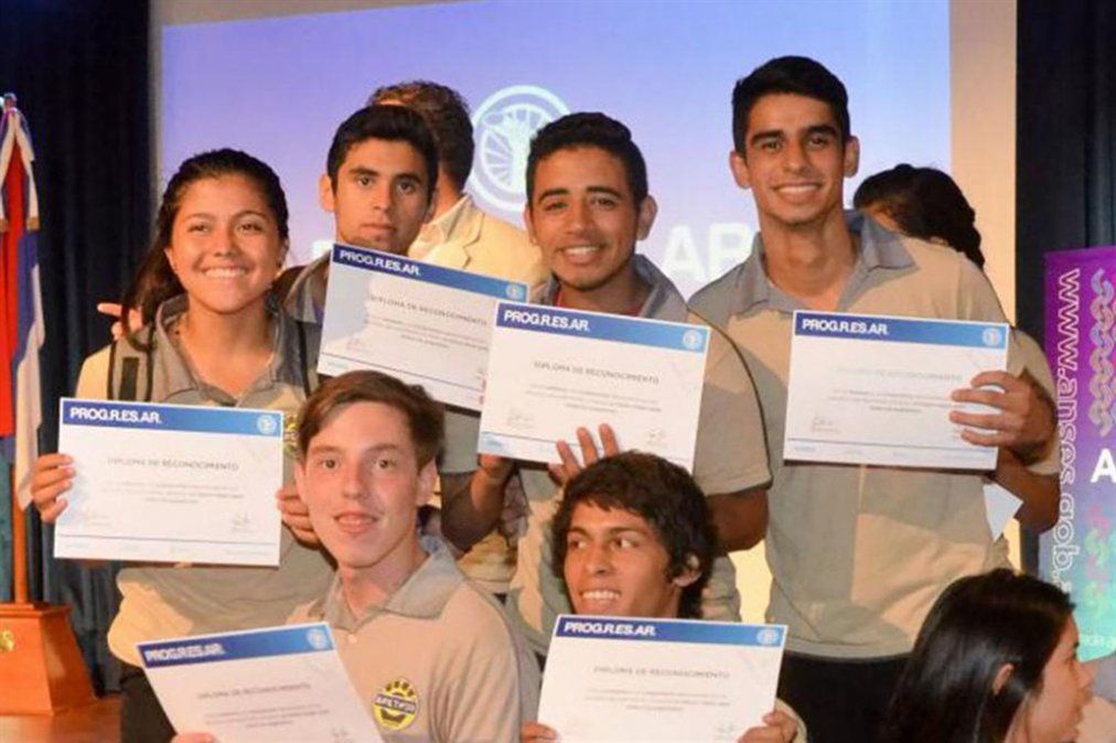 El gobierno nacional lanzó el programa “Becas Progresar”