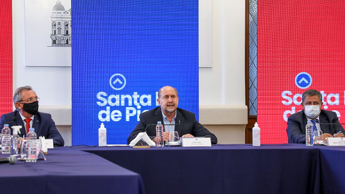 El gobernador Omar Perotti presentó este martes el instrumento virtual que tiene como objetivo incentivar la demanda de bienes y servicios mediante el otorgamiento de importantes reintegros de dinero a quienes realicen compras en comercios de la provincia.