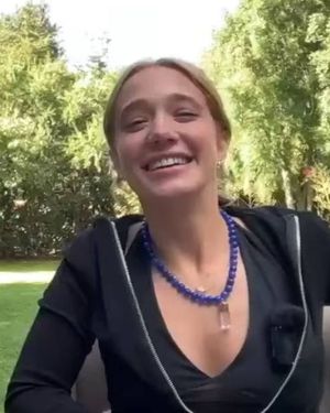 Un descuido durante un vivo expuso los conflictos internos de la pareja ante miles de usuarios conectados. Un descuido durante un vivo expuso los conflictos internos de la pareja ante miles de usuarios conectados.