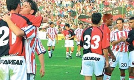 La última vez que Colón y Unión disputaron un clásico la última fecha fue en el año 2002, por el Torneo Clausura. Foto: @archivosultrau La última vez que Colón y Unión disputaron un clásico la última fecha fue en el año 2002, por el Torneo Clausura. Foto: @archivosultrau