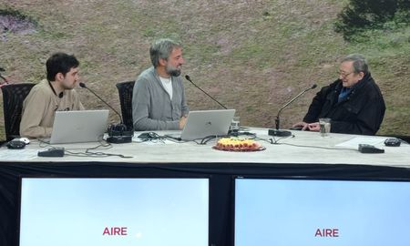 El reconocido locutor y periodista santafesino, Enzo Volken, visitó los estudios de AIRE de Santa Fe El reconocido locutor y periodista santafesino, Enzo Volken, visitó los estudios de AIRE de Santa Fe