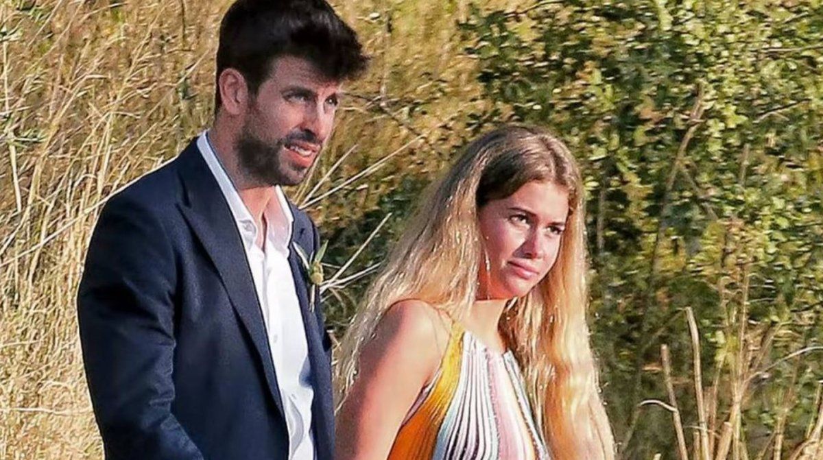 Gerard Piqué junto a Clara Chía Marti, su nueva novia.