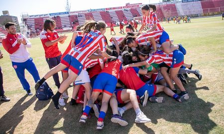 Aire de Santa Fe | futbol femenino union 03.jpg