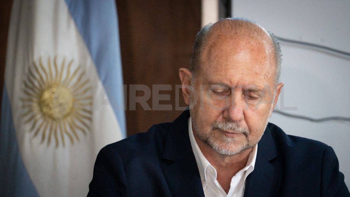 El procedimiento quirúrgico al gobernador Omar Perotti será para sacarle una mancha del cuero cabelludo.