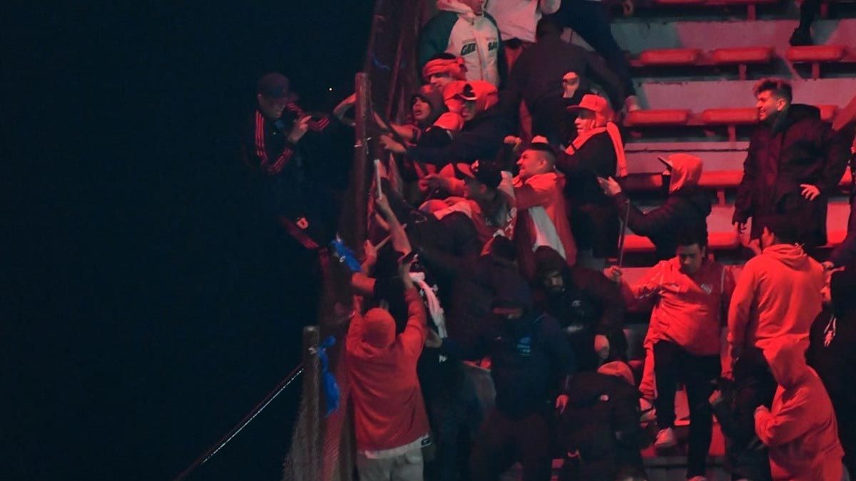 Los incidentes se produjeron en el partido entre la U. de Chile e Independiente.