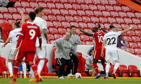 El conjunto inglés liderado técnicamente por Marcelo Bielsa empezó con el pie izquierdo la Premier League, aunque dejó una buena imagen ante el campeón vigente. El conjunto inglés liderado técnicamente por Marcelo Bielsa empezó con el pie izquierdo la Premier League, aunque dejó una buena imagen ante el campeón vigente.