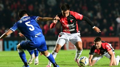 Colón empató con Godoy Cruz y perdió la punta de su zona en la Primera Nacional