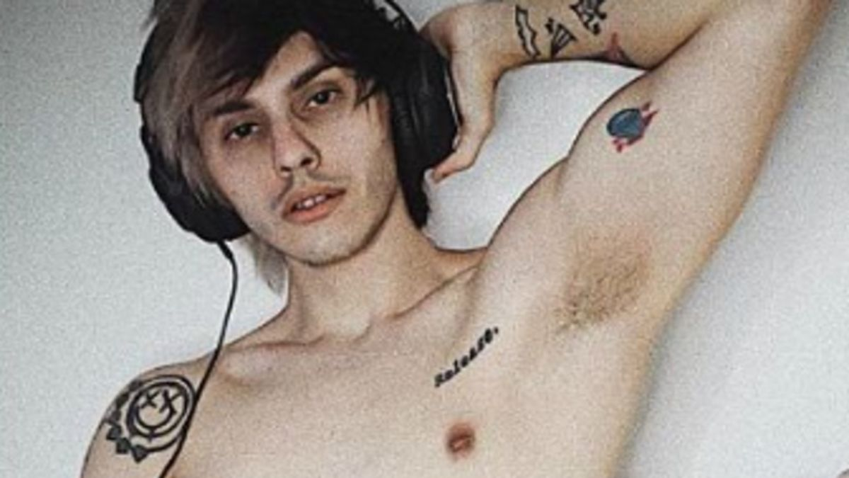 Estanislao Fernández mostró su versión más audaz: en bombacha y portaligas&nbsp;