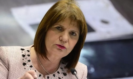 Para mí cuando tomaste la decisión de mantener la valla, la mantenes y no te corres, subrayó Bullrich. Para mí cuando tomaste la decisión de mantener la valla, la mantenes y no te corres, subrayó Bullrich.