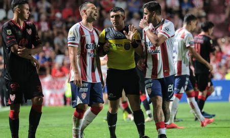 Unión empató 0 a 0 ante Instituto jugando más de 45 minutos con un hombre menos. Unión empató 0 a 0 ante Instituto jugando más de 45 minutos con un hombre menos.