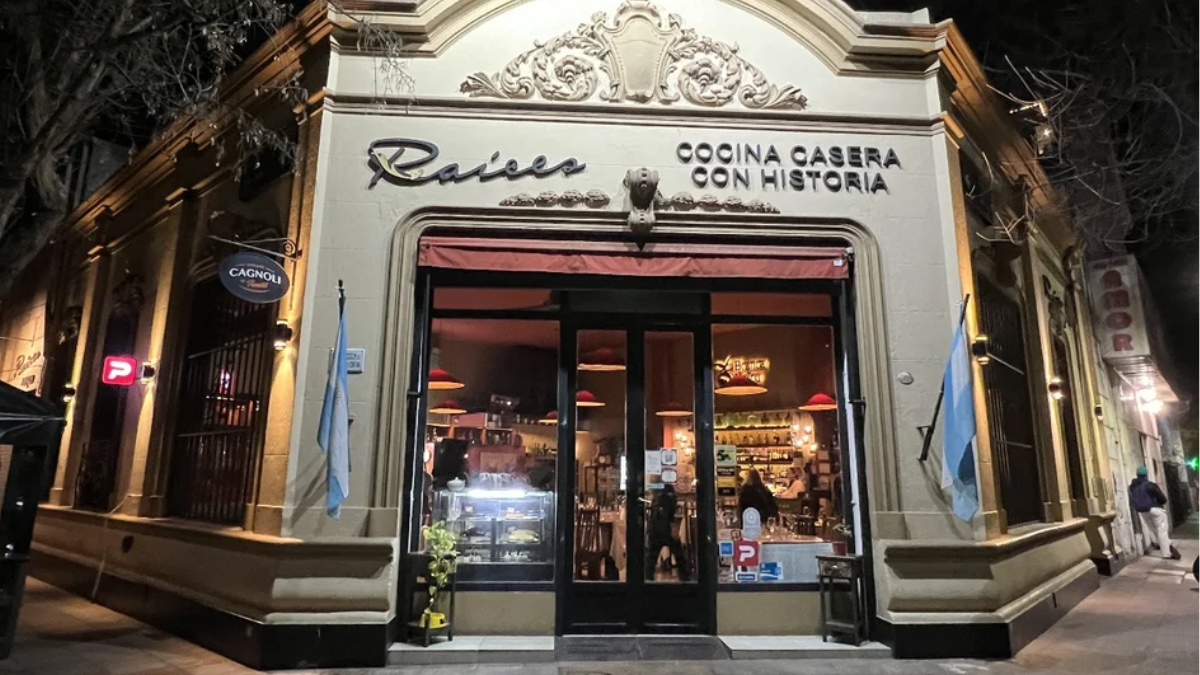 De la milanesa de t-bone a los ravioles de ricota y espinaca, cada bocado es una muestra de innovación sin perder la esencia argentina. De la milanesa de t-bone a los ravioles de ricota y espinaca, cada bocado es una muestra de innovación sin perder la esencia argentina.