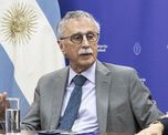 El ministro de Salud de la Nación, Mario Lugones, manifestó que, junto a sus pares provinciales, busca impulsar un “sistema sanitario verdaderamente federal”. El ministro de Salud de la Nación, Mario Lugones, manifestó que, junto a sus pares provinciales, busca impulsar un “sistema sanitario verdaderamente federal”.