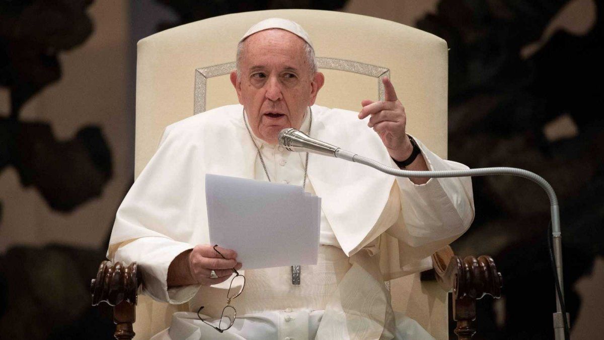 El papa Francisco trató de egoístas a quienes no quieren tener hijos y tienen mascotas