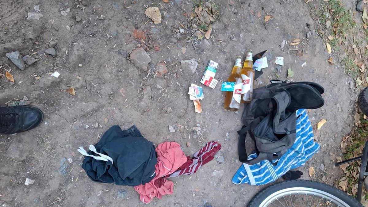 Los elementos que el rufián se robó del kiosco asaltado. Los elementos que el rufián se robó del kiosco asaltado.