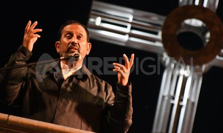 El Padre Ignacio brindó la misa de cierre, tras el vía crucis.visibility El Padre Ignacio brindó la misa de cierre, tras el vía crucis.visibility