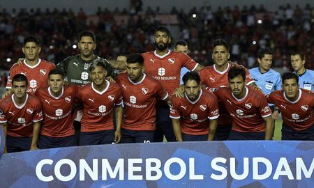 Las deudas que acusa el plantel del Rojo obligan a la dirigencia a no rechazar ninguna oferta por algún jugador. Las deudas que acusa el plantel del Rojo obligan a la dirigencia a no rechazar ninguna oferta por algún jugador.