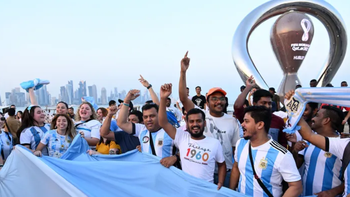 Fue a trabajar al Mundial de Qatar 2022 y terminó vendiendo uno de los tesoros preciados del país. Fue a trabajar al Mundial de Qatar 2022 y terminó vendiendo uno de los tesoros preciados del país.