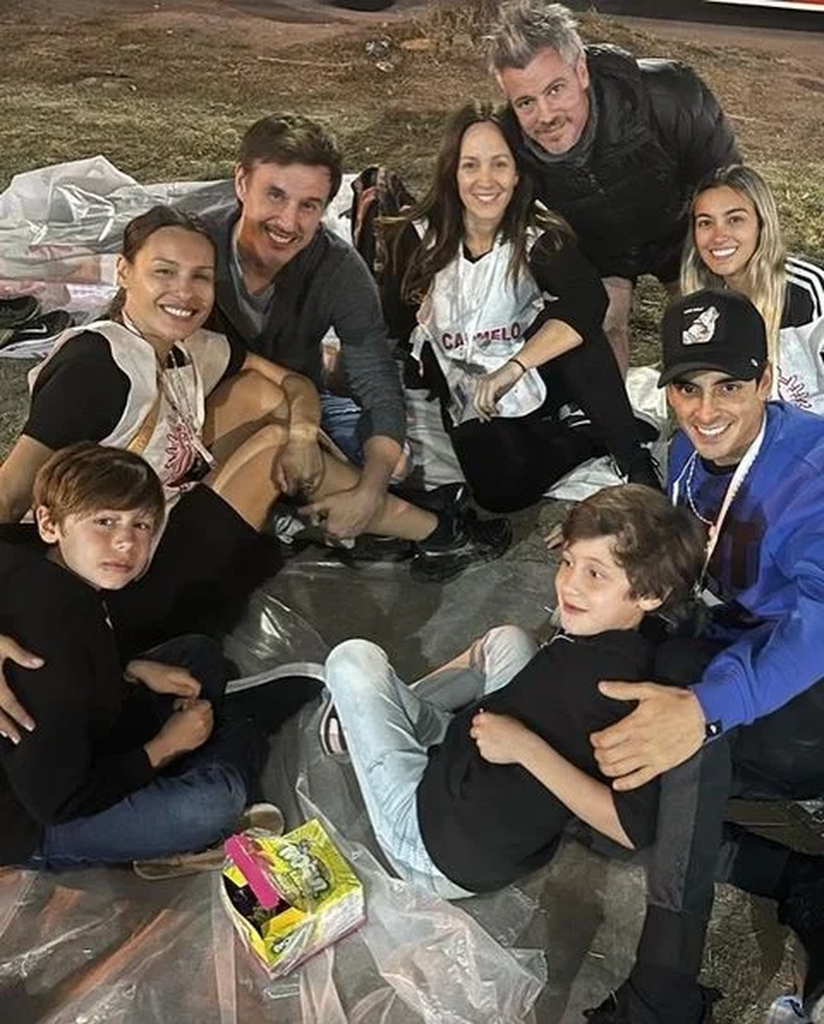 La foto de Pampita en Luján junto a Roberto y sus amigos.