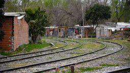 altText(La pobreza llegó al nivel más bajo desde 2018: cómo afecta en Santa Fe y Rosario)}