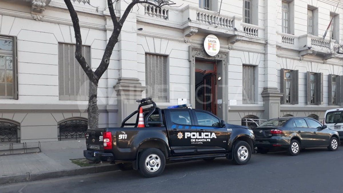 El Registro Civil de Santa Fe desinfectó la oficina de indentificaciones este martes luego de activarse el protocolo covid.