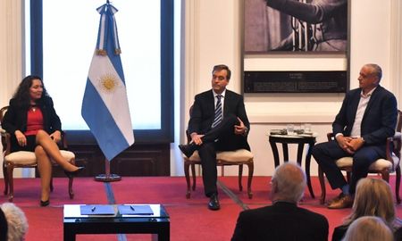 El “Plan de Digitalización del Fondo Documental de la ex SIDE”, funcionará como herramienta técnica para garantizar el acceso a la documentación de ese organismo relacionada al Terrorismo de Estado. El “Plan de Digitalización del Fondo Documental de la ex SIDE”, funcionará como herramienta técnica para garantizar el acceso a la documentación de ese organismo relacionada al Terrorismo de Estado.