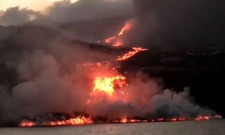 La lava entró en contacto con el agua, a más de 1.000 grados centígrados. La lava entró en contacto con el agua, a más de 1.000 grados centígrados.