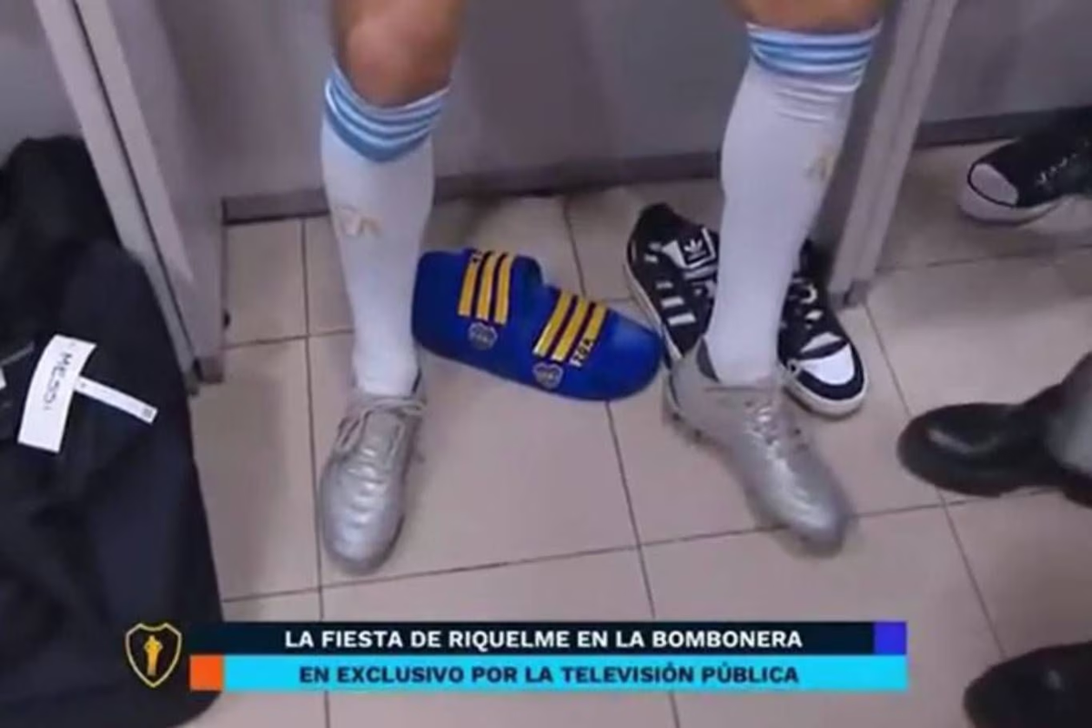 Las ojotas en la despedida de Juan Román Riquelme.